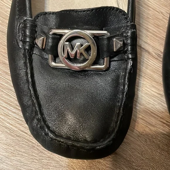 Michael Kors black leather loafers size 7 1/2 M - Picture 2 of 7